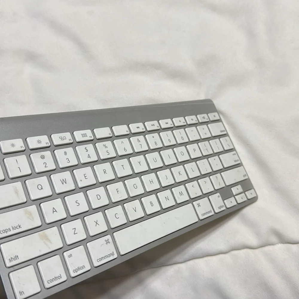 Apple wireless keyboard
